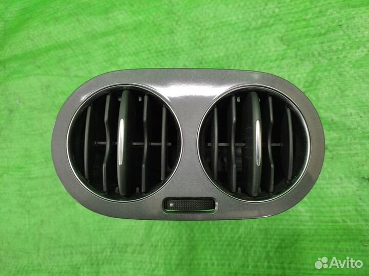 Дефлектор воздушный лев. перед. Volkswagen Tiguan