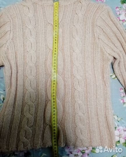 Свитер шерстяной женский с горлом