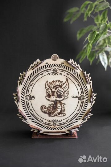 Копилка для денег из дерева с драконом