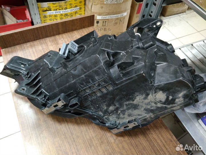 Фара правая Volvo XC60 2 (2017-2021)