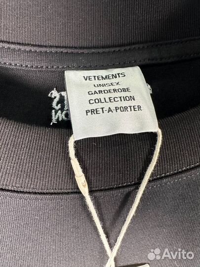 Футболка vetements