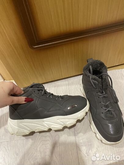 Кроссовки зимние женские