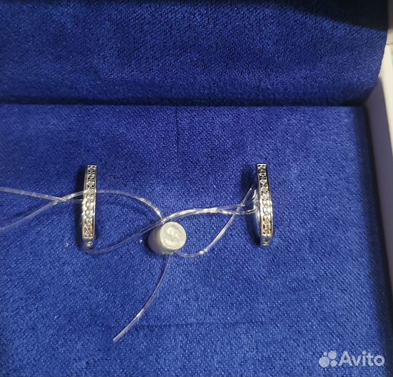 Серьги из белого золота с бриллиантами