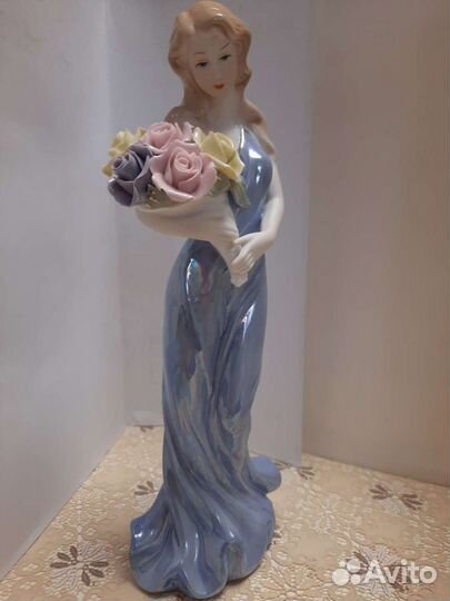 Супер-Большие фарфоровые статуэтки