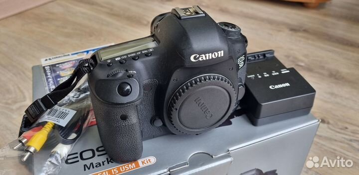Canon EOS 5D Mark III body
