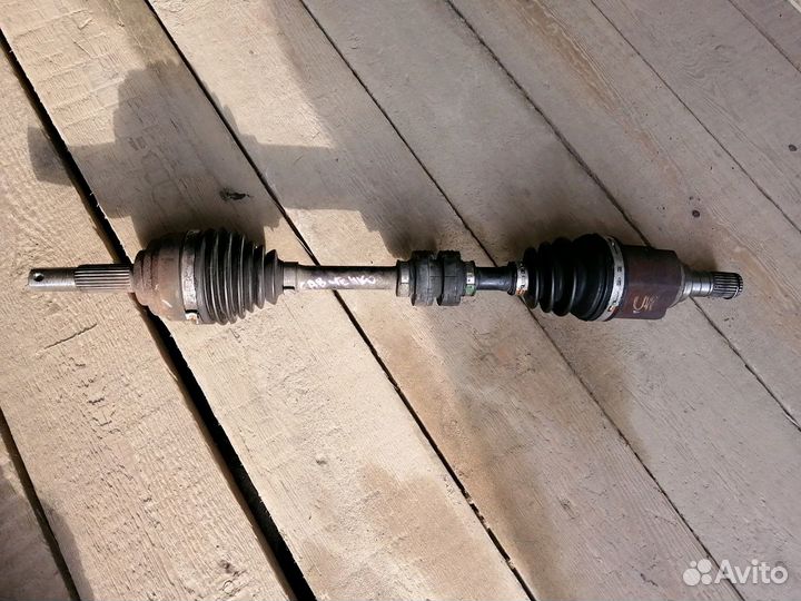 Продам правый привод с разбора на Нисан