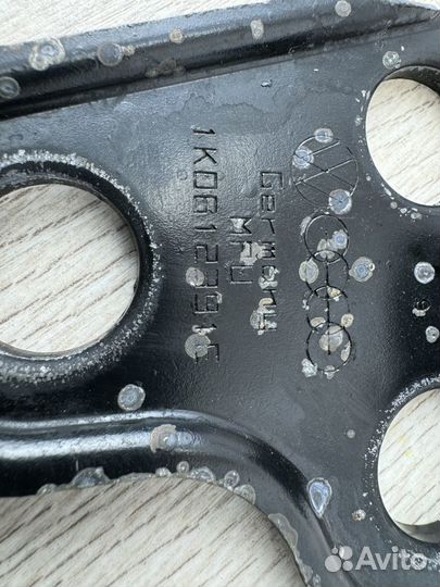 Кронштейн вакуумного насоса Volkswagen Golf 5 2006