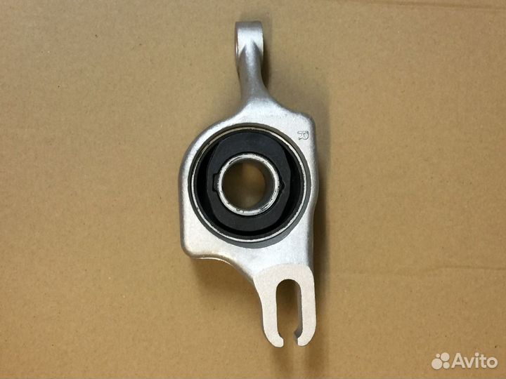 Сайлентблок задний Jeep Grand Cherokee WK2