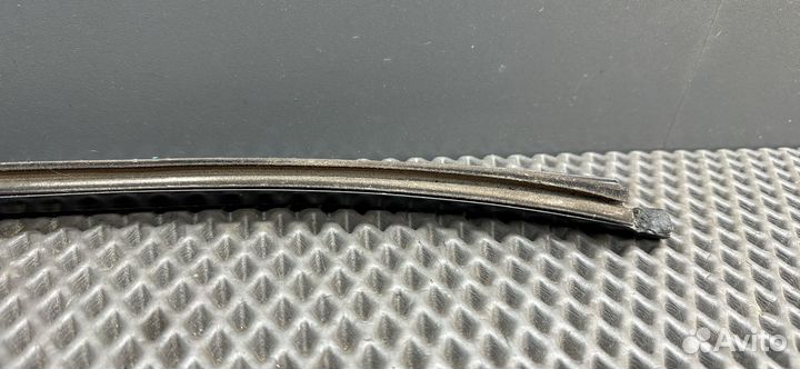 Уплотнитель стекла двери перед прав Kia Cerato 2 TD 2009