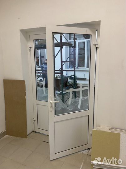 Алюминиевые двери двухстворчатые