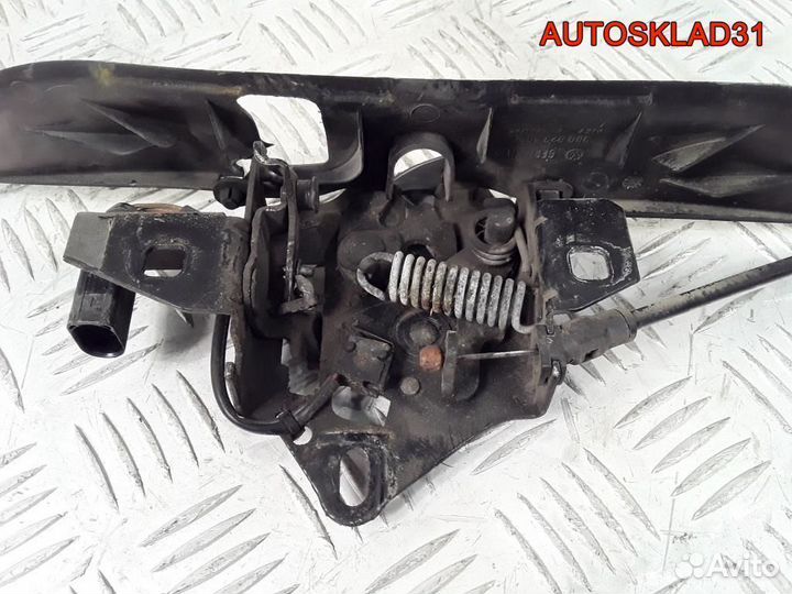 Замок капота Volkswagen Passat B5+ 3B0823509R