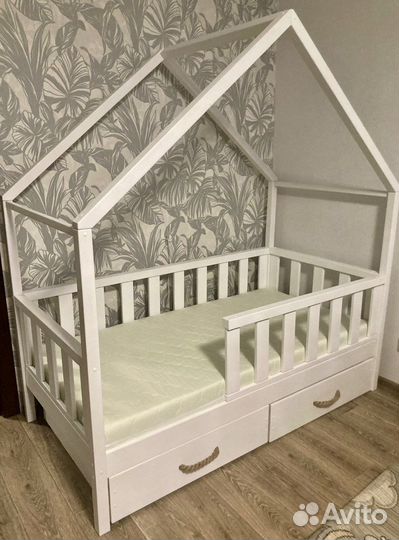 Кровать детская домик с ящиками для хранения