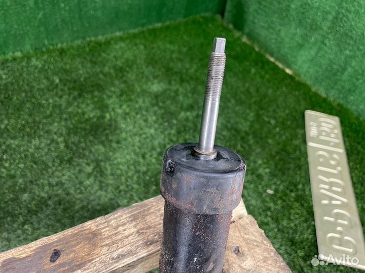 Амортизатор подвески задний Bmw X1 E84 N52B30 2010