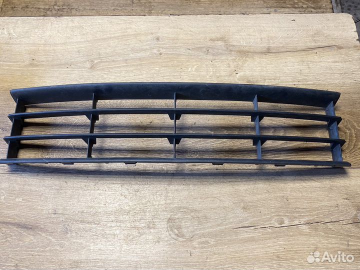 Skoda octavia a5 центральная решетка бампера