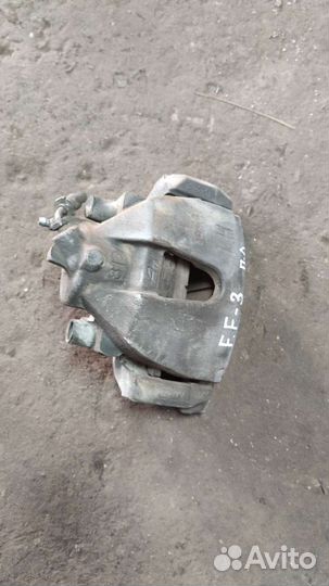 Передний левый суппорт ford focus 3