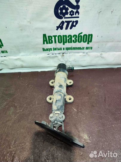 Форсунка омывателя фар правая Skoda Superb 2