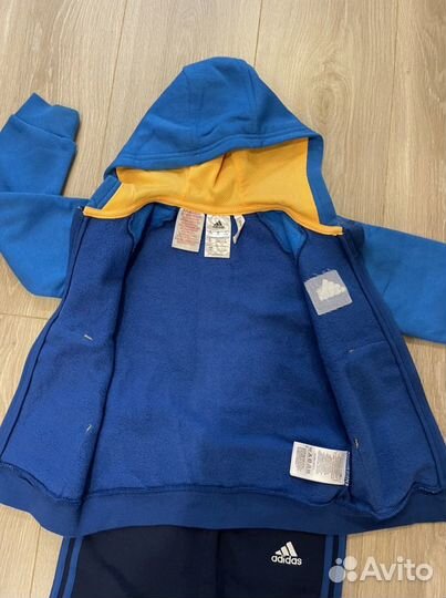 Костюм спортивный