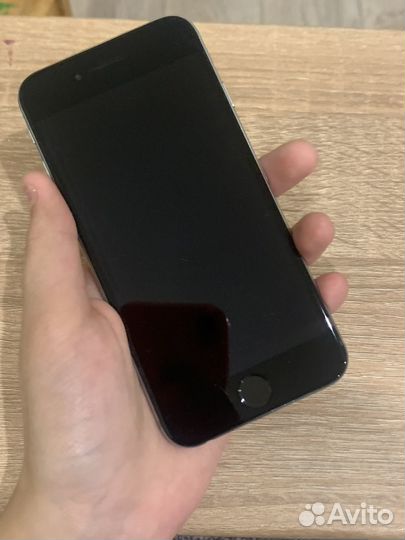 Телефон iPhone 6