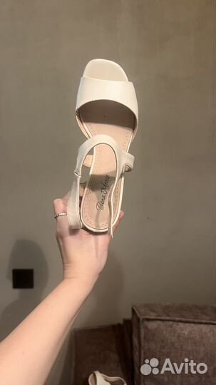 Босоножки женские 37 размер