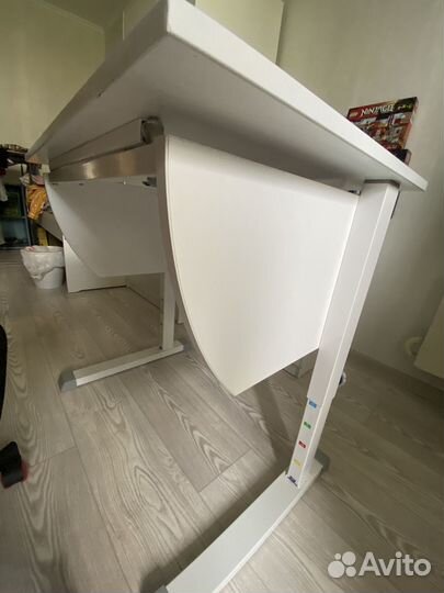 Письменный стол Hoff Осанка 80 для школьника