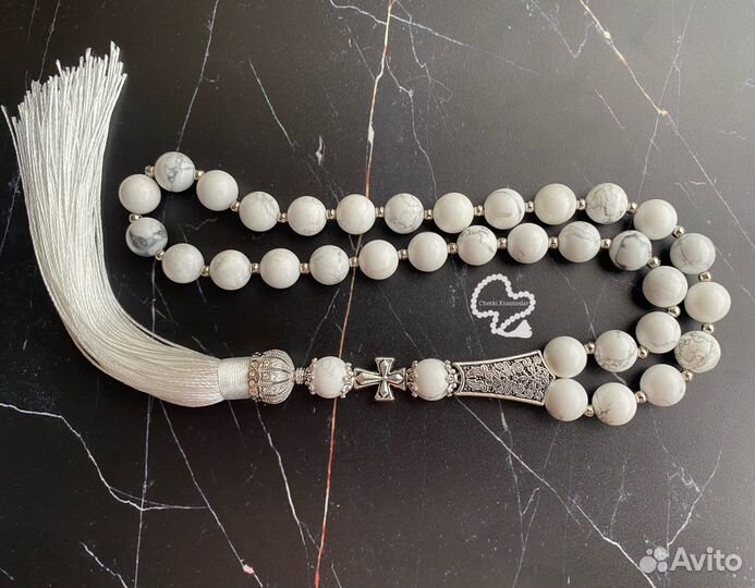 Чётки в машину из камня Говлит