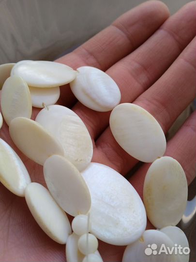 Бусы из перламутра