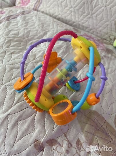 Игрушки погремушки с рождения 2