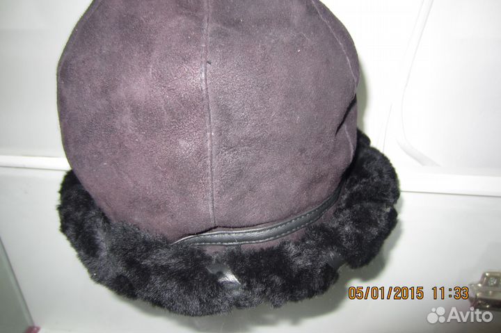 Зимняя шляпа и вязаная шапка-берет