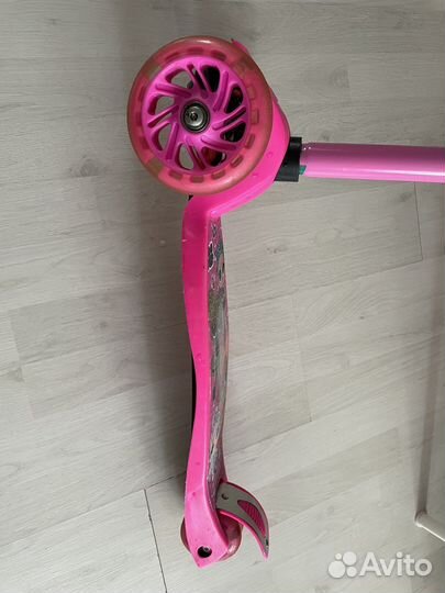 Самокат трехколесный