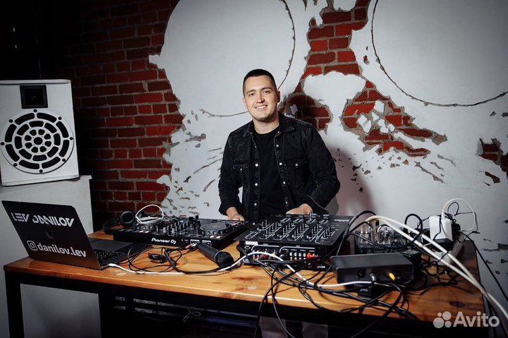 Диджей на мероприятие со своим оборудованием