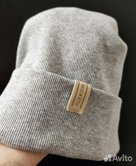 Новая качественная удобная лёгкая шапка