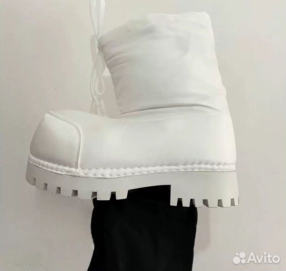 Ботинки Balenciaga Alaska low boots