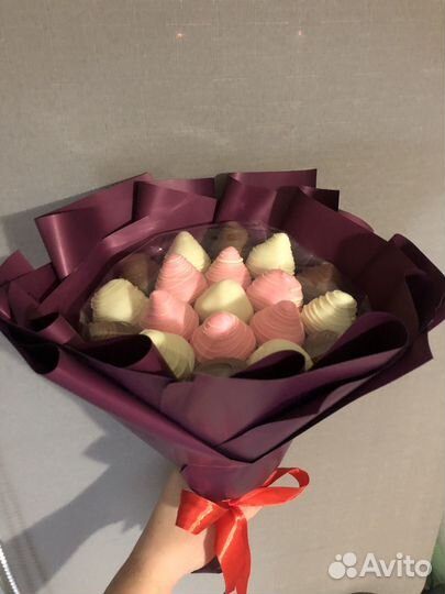 Клубника в шоколаде подарок маме