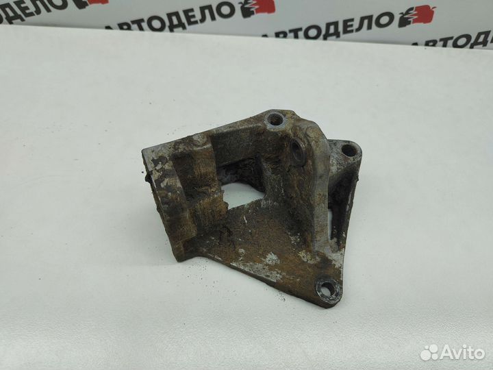 Кронштейн насоса гур Nissan Lucino N15 1995 г.в