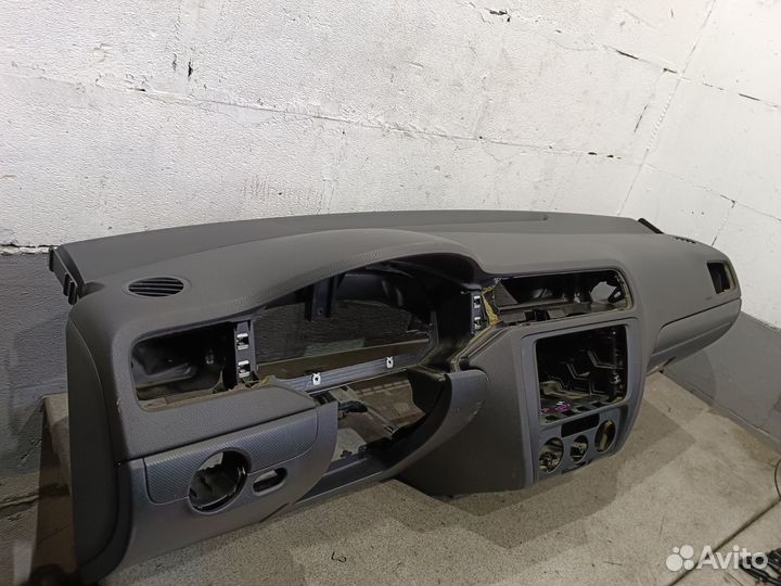 Торпеда в сборе Volkswagen Jetta 6