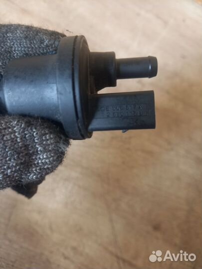 Клапан вентиляции топливного бака Skoda Octavia A5