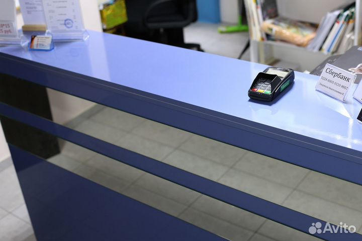 Стойка администратора, ресепшн с зеркалом