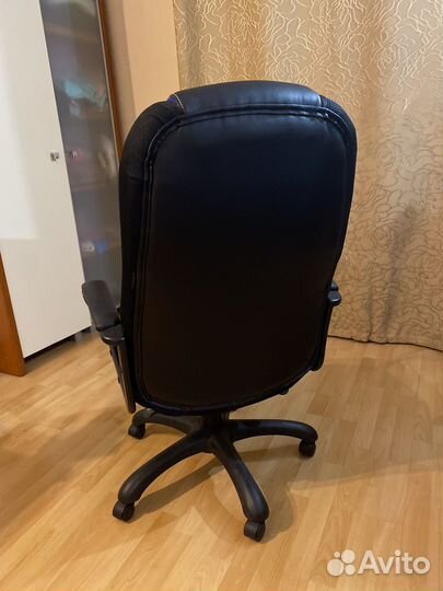 Компьютерное кресло