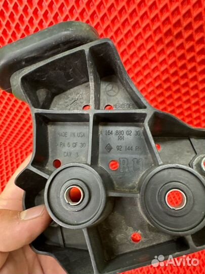 Крепление бампера заднее Mercedes Benz Gl 500 W164