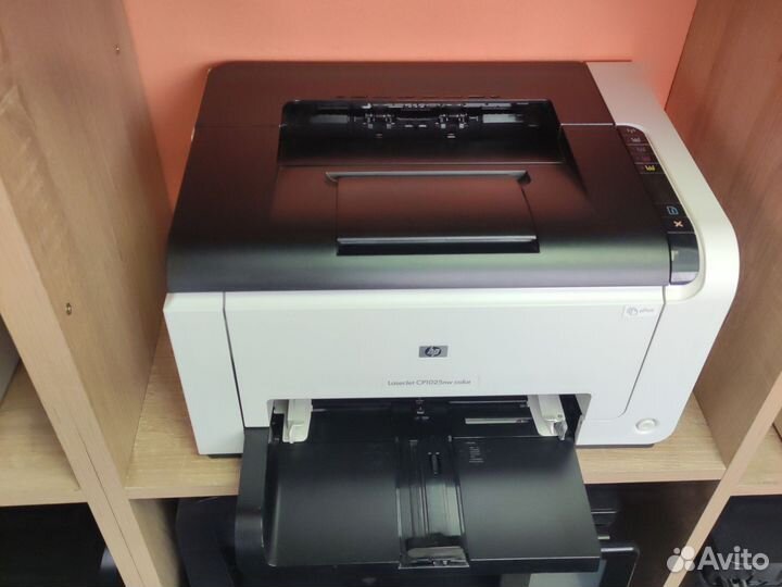 Принтер HP laserjet CP-1025