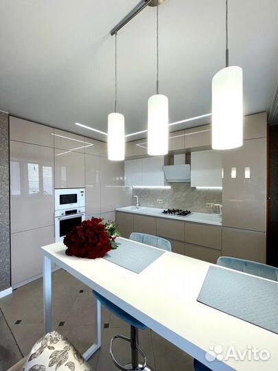 Угловая кухня на заказ. Фабрика в Челябинске