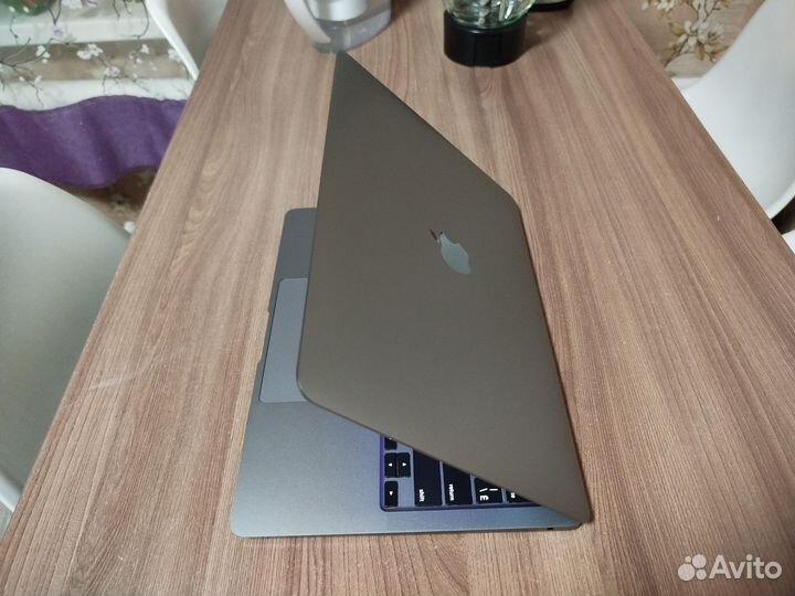 Macbook air 13 m1 8 256gb space gray