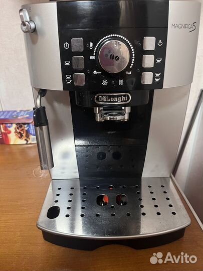 Кофемашина delonghi