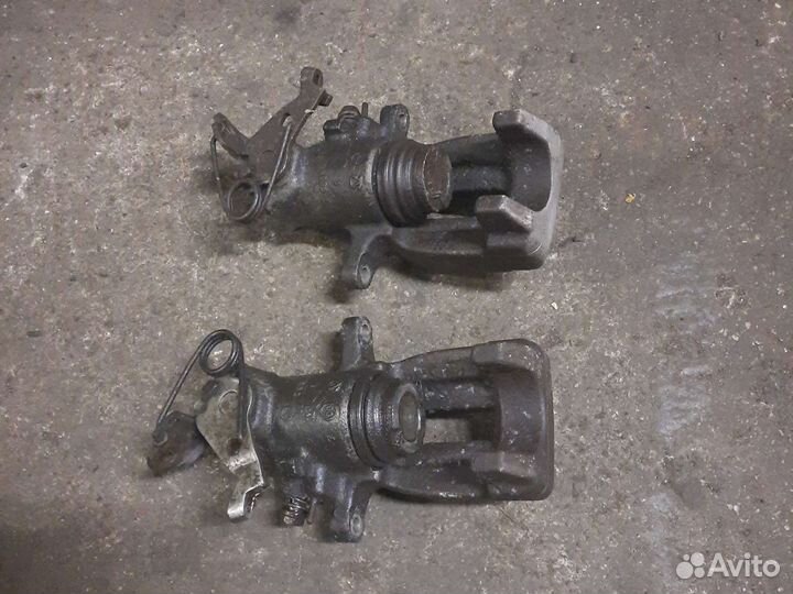 Суппорт задний audi а8 д2