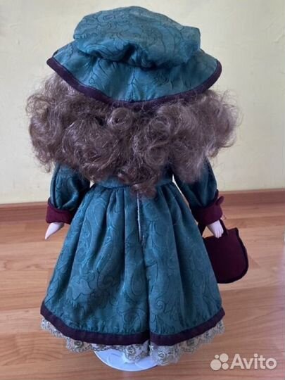 Кукла фарфоровая коллекционная