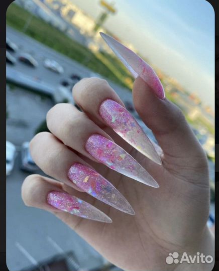 Модель на маникюр и наращивание ногтей