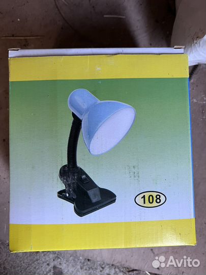 Лампа настольная на прищепке