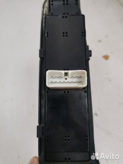 Блок управления стеклоподъемниками передний левый