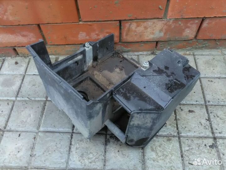 Корпус под аккумулятор и эбу Ford Focus 2 Фокус