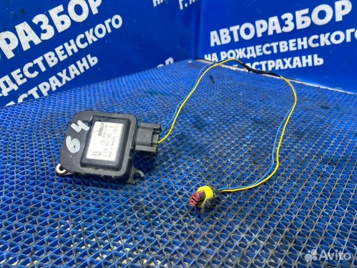 Моторчик заслонок отопителя Renault Clio седан